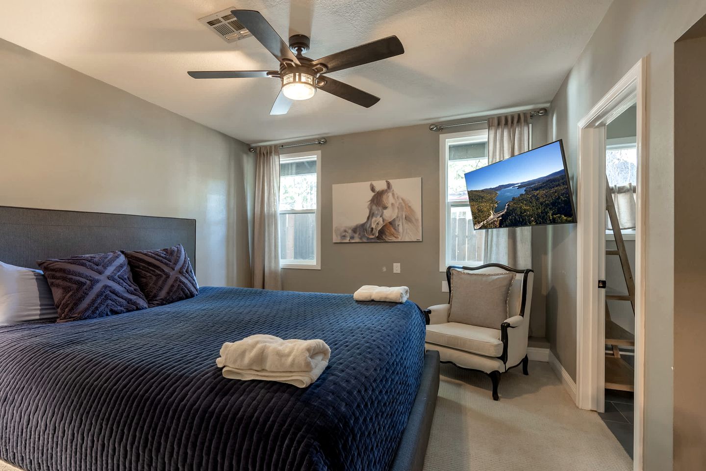 Stunning Lakefront Vacation Home with Private Dock near Boulder Bay Park in Big Bear Lake