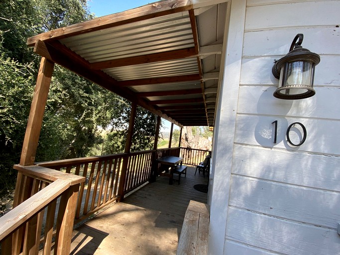 Cabins (United States of America, Santa Ysabel, California)