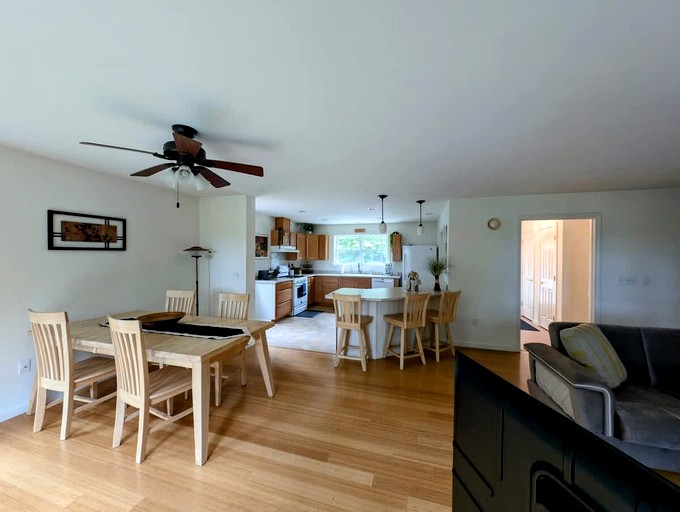 Vacation Rentals (United States of America, Mariaville, Maine)