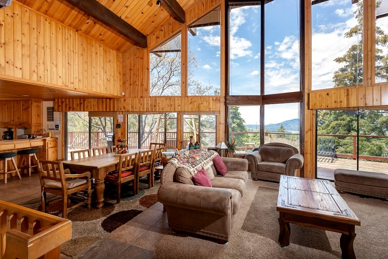 Cabins (United States of America, Moonridge, California)