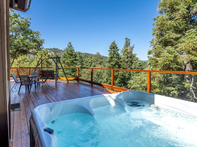 Cabins (United States of America, Moonridge, California)