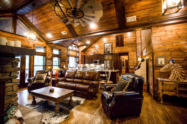 Broken Bow Lake cabins for a secluded getaway in Oklahoma