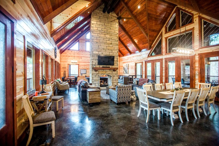 Cabins (Hochatow, Oklahoma, United States)