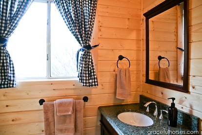 Vacation cabin rental on Dude Ranch: Wyoming camping
