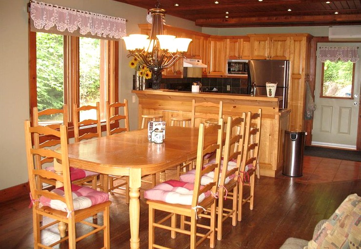 Cabins (Saint-Faustin, Quebec, Canada)
