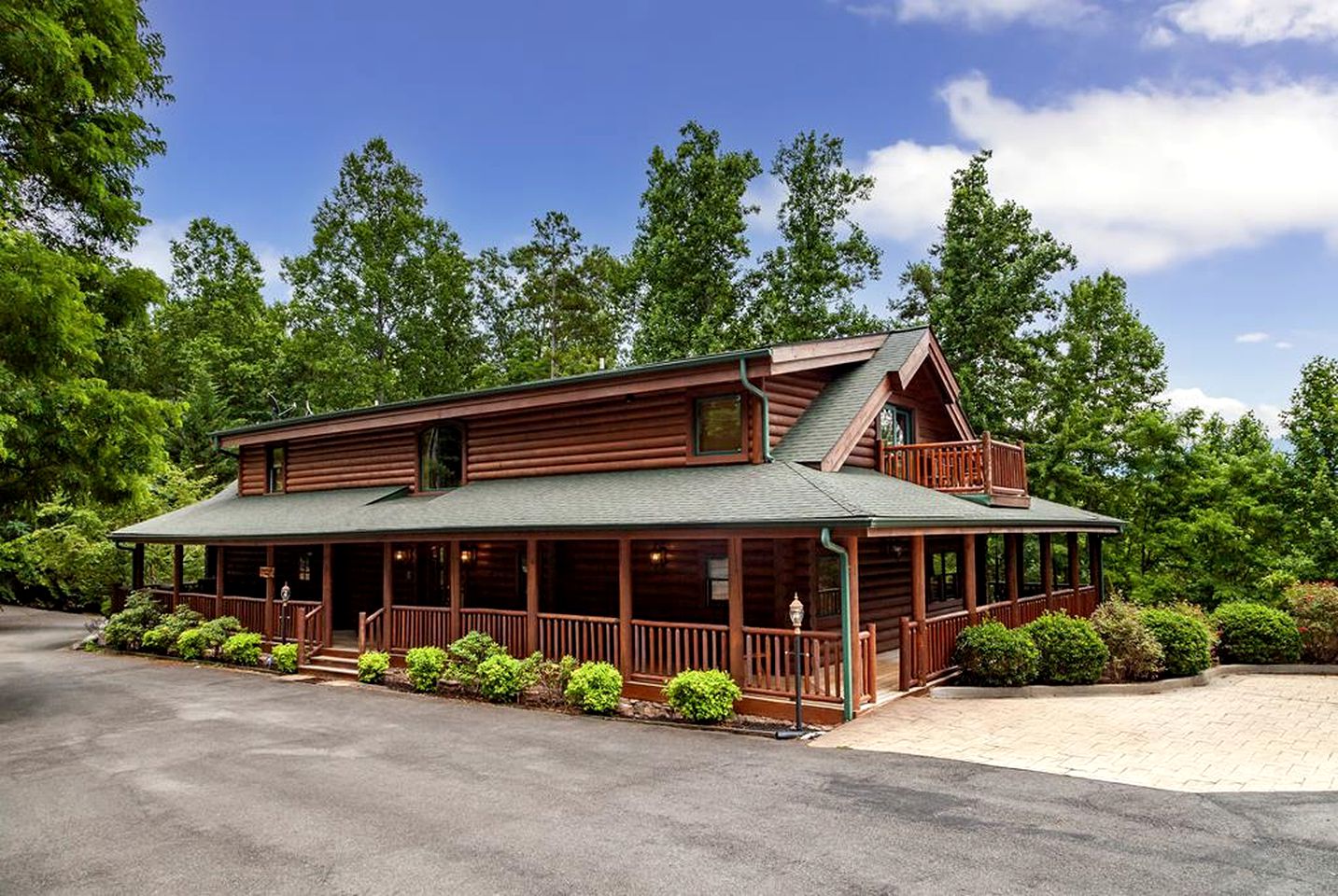 Unforgettable Family Vacations in this Stunning Rental with Indoor Pool in Sevierville, Tennessee