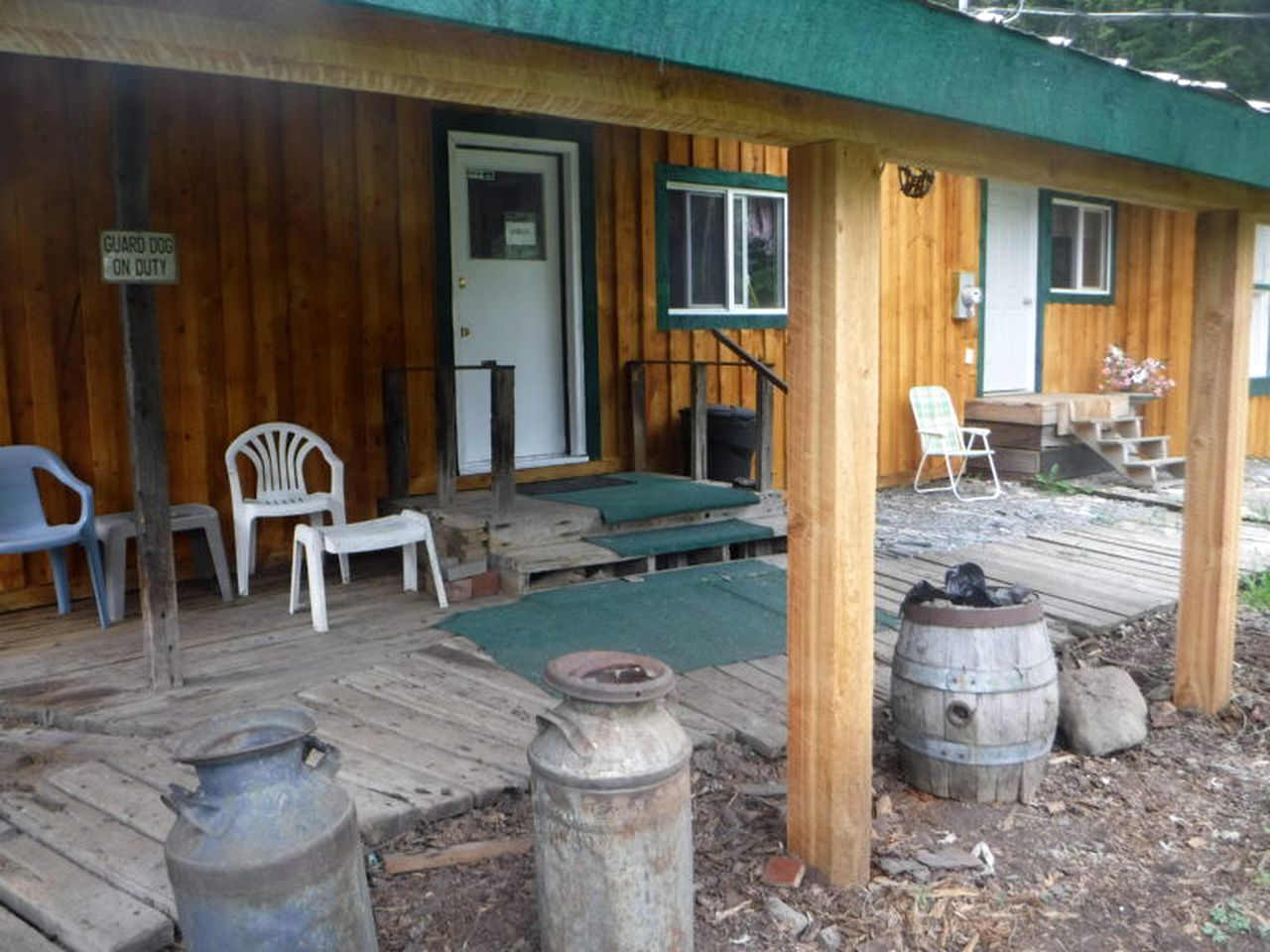 Cabins (Likely, British Columbia, Canada)