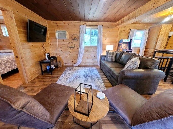 Cabins (United States of America, Bitely, Michigan)