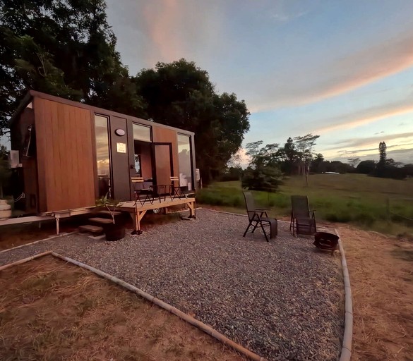 Tiny Houses (Australia, Vasa Views, Queensland)