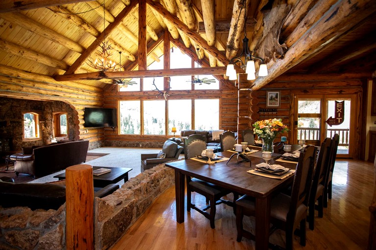 Log Cabins (United States of America, --, Colorado)