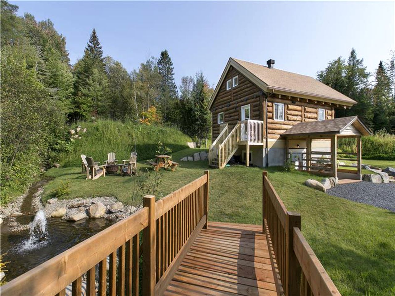 Log Cabins (St. Adolphe D'Howard, Quebec, Canada)