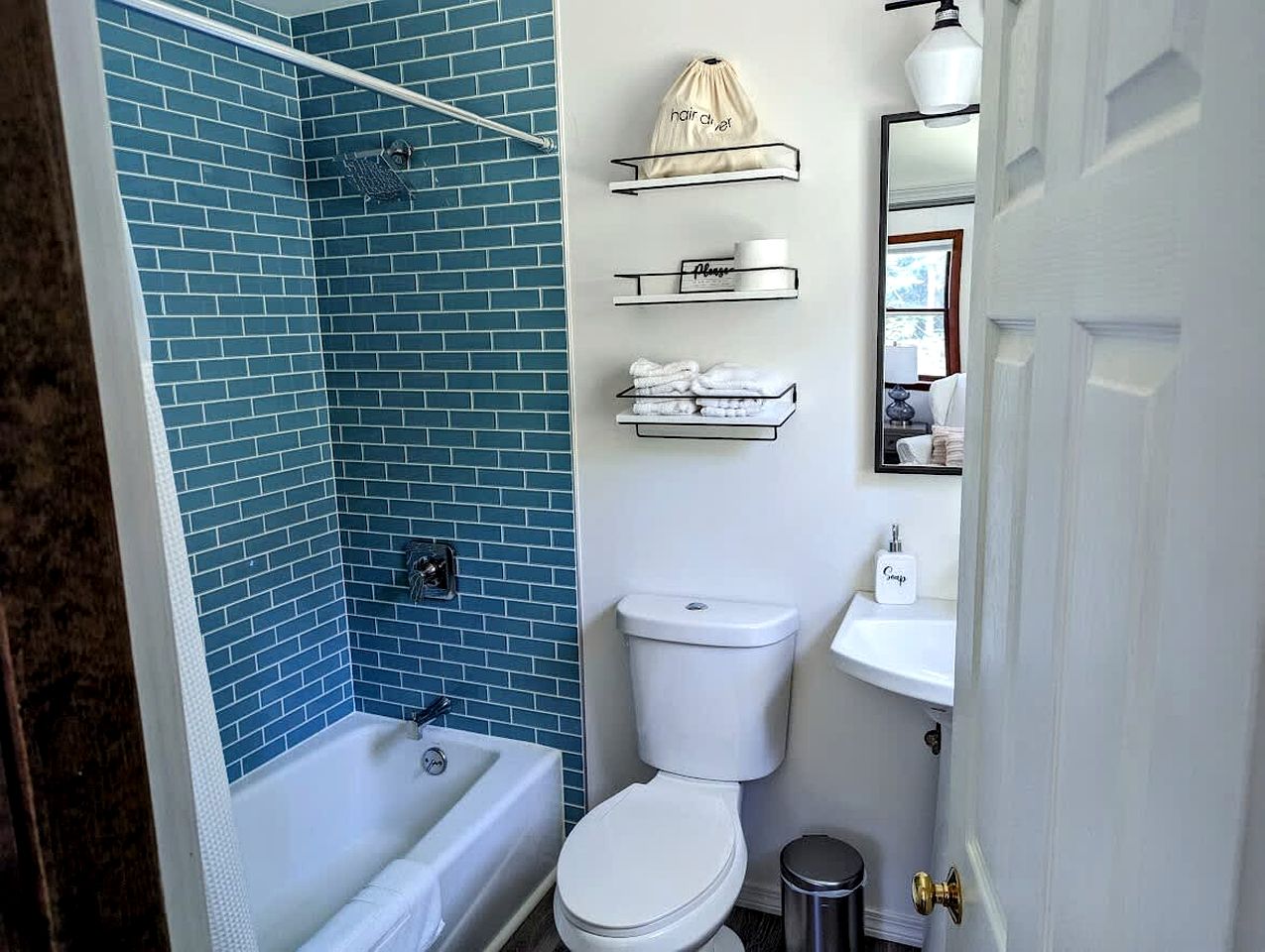 Stunning Oceanfront Ranch Cottage with Private Beach & Fire Pit Near Acadia National Park, Gouldsboro Maine