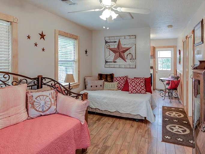Cottages (United States of America, --, --)