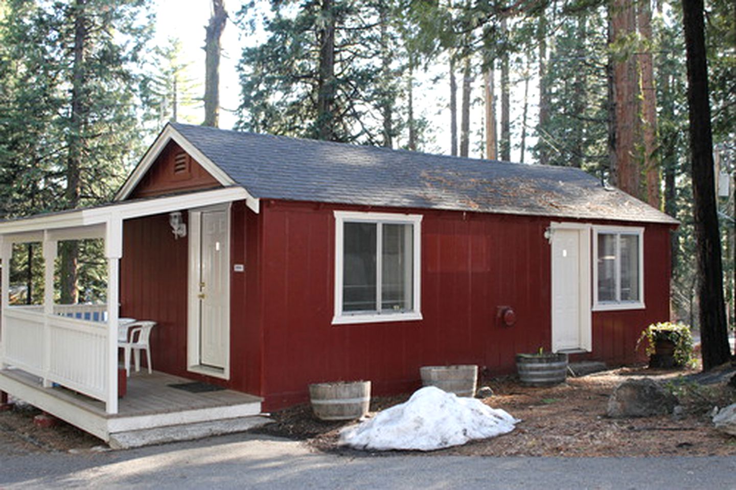 Cabins (Long Barn, California, United States)