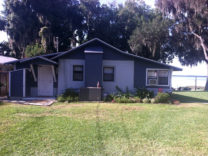 Cottages (Ocklawaha, Florida, United States)