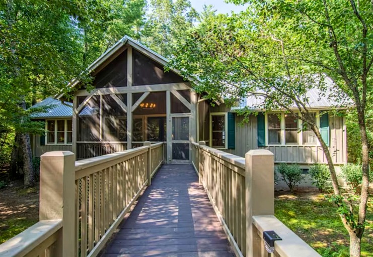 Cabins (United States of America, Cashiers, North Carolina)