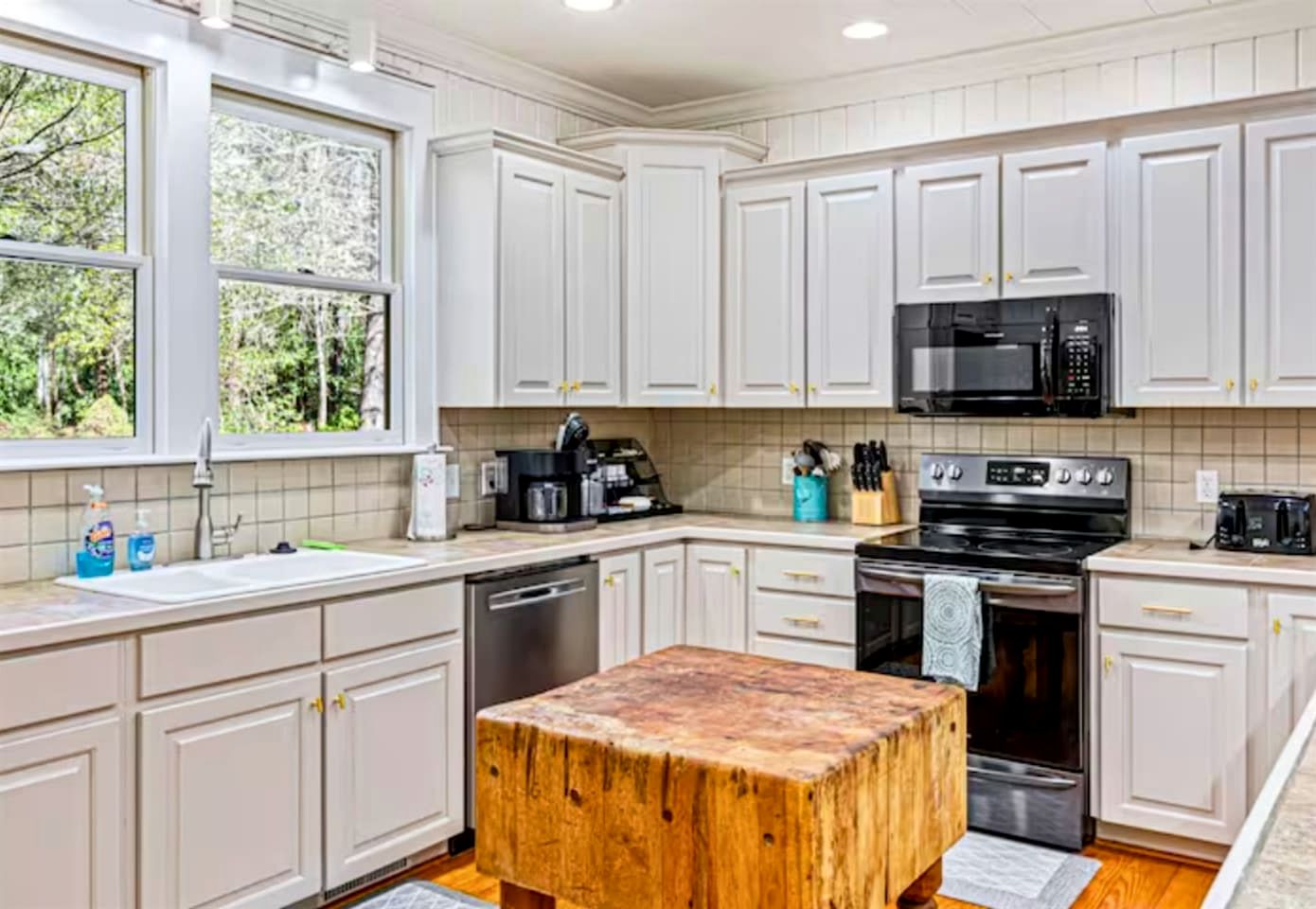 Secluded Riverfront Cabin with Hot Tub, Sauna & Private Trails near Cashiers, North Carolina