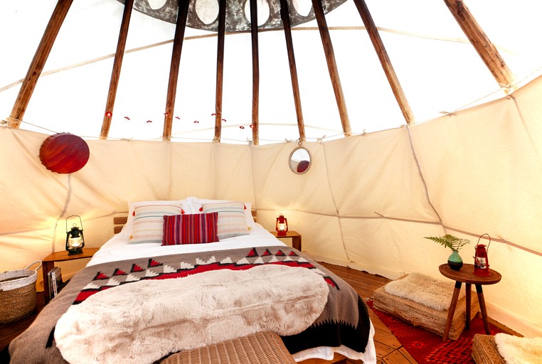 Tipis (United States of America, Roxbury, New York)