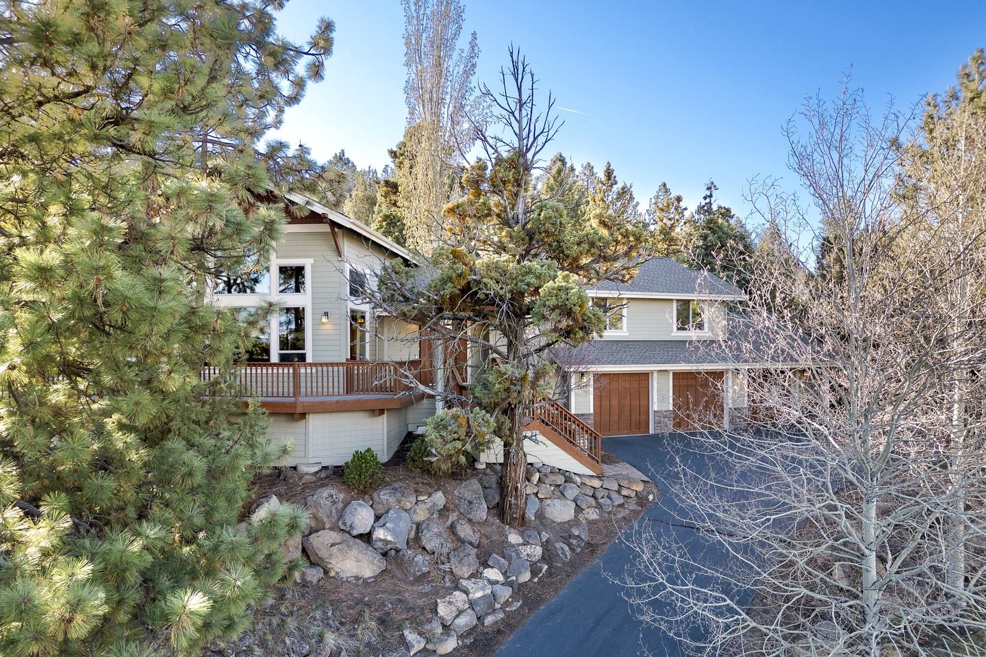 Beautiful Cabin with Fireplace and Barbecue in Bend, Oregon
