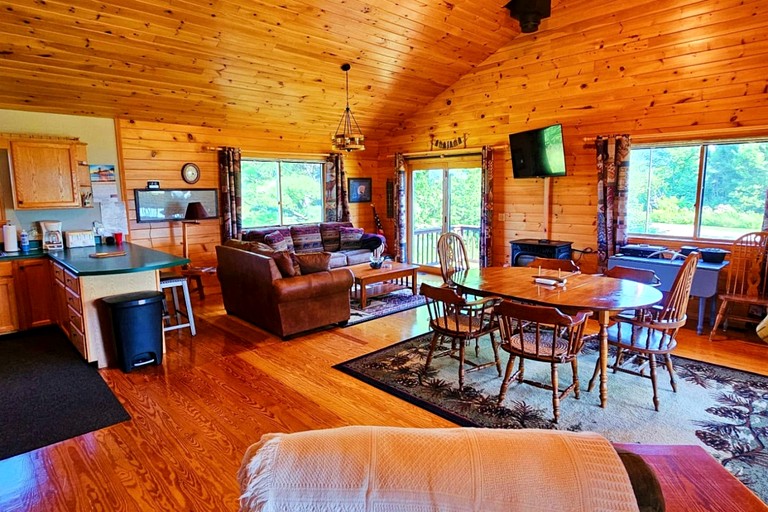Cabins (United States of America, Lily Bay Township, Maine)