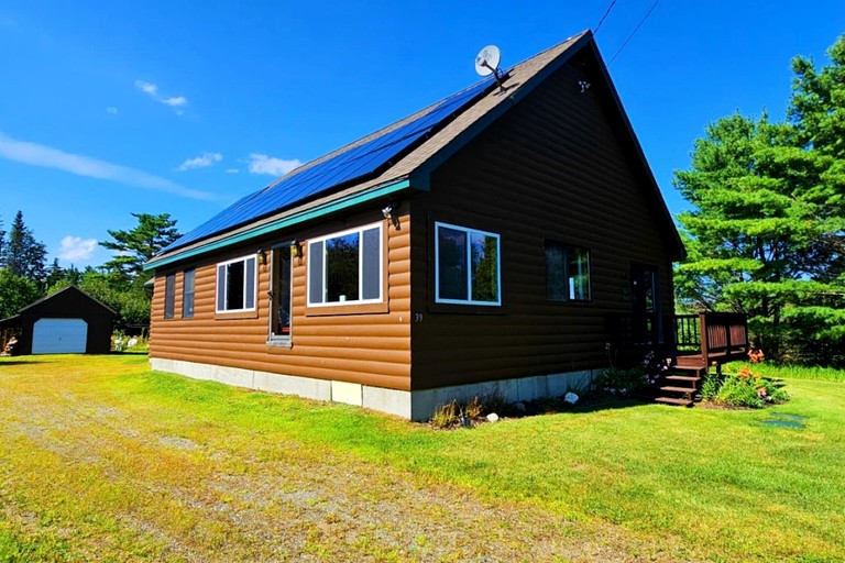 Cabins (United States of America, Lily Bay Township, Maine)