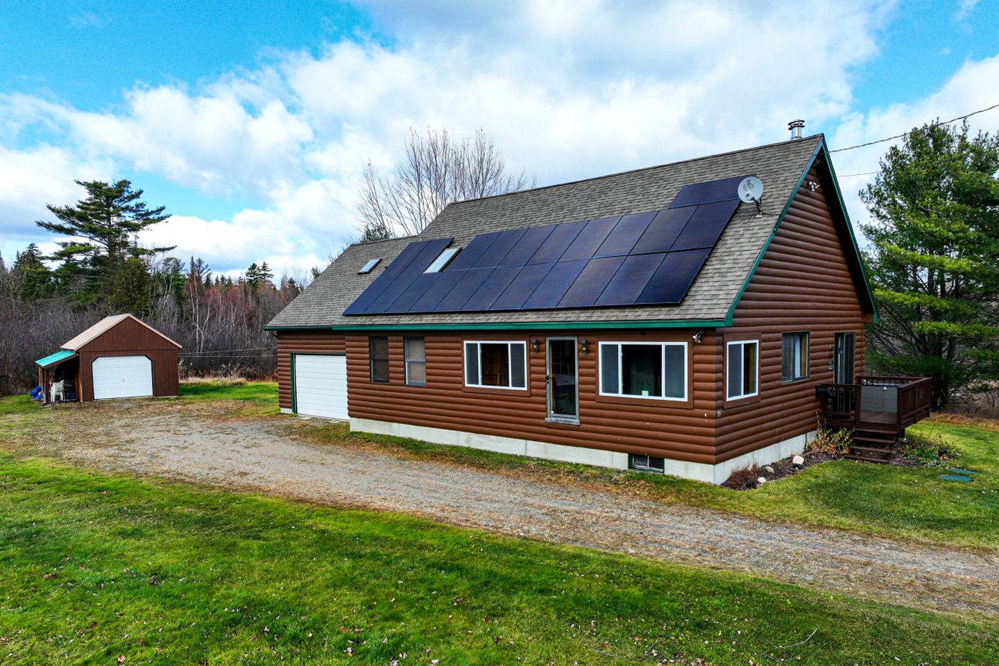 Cabins (United States of America, Lily Bay Township, Maine)