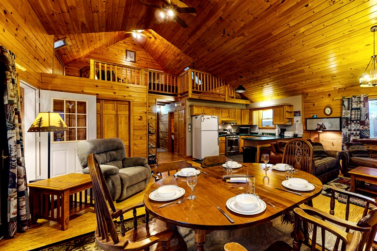Cabins (United States of America, Lily Bay Township, Maine)