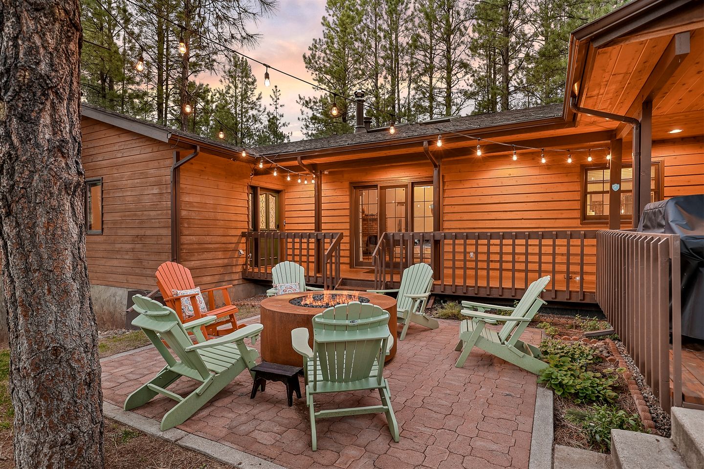 Cozy Spacious Cabin with Pool Table for an Unforgettable Family Escape in Flagstaff, Arizona