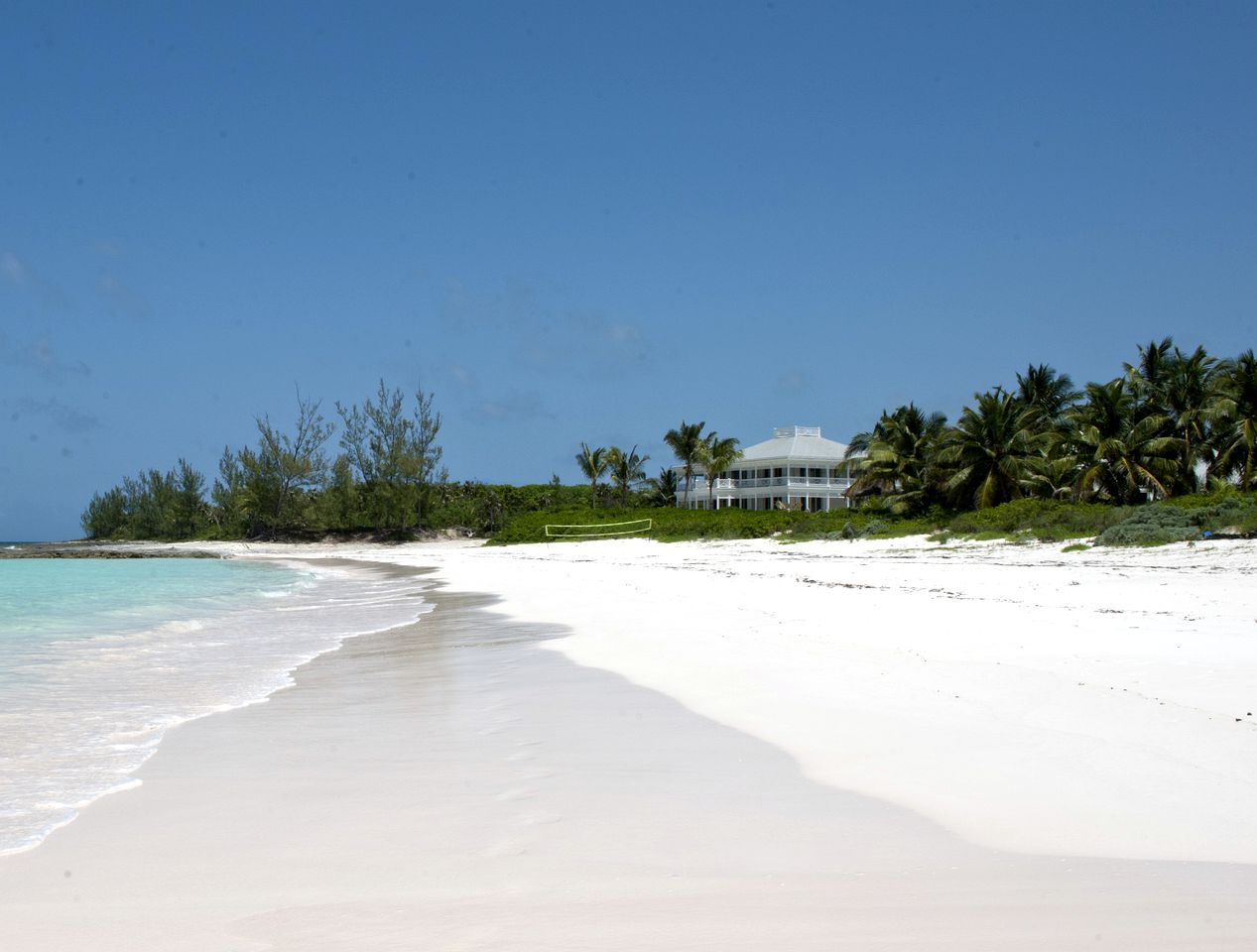 Beach Houses (Governor's Harbour, North Eleuthera, Bahamas)