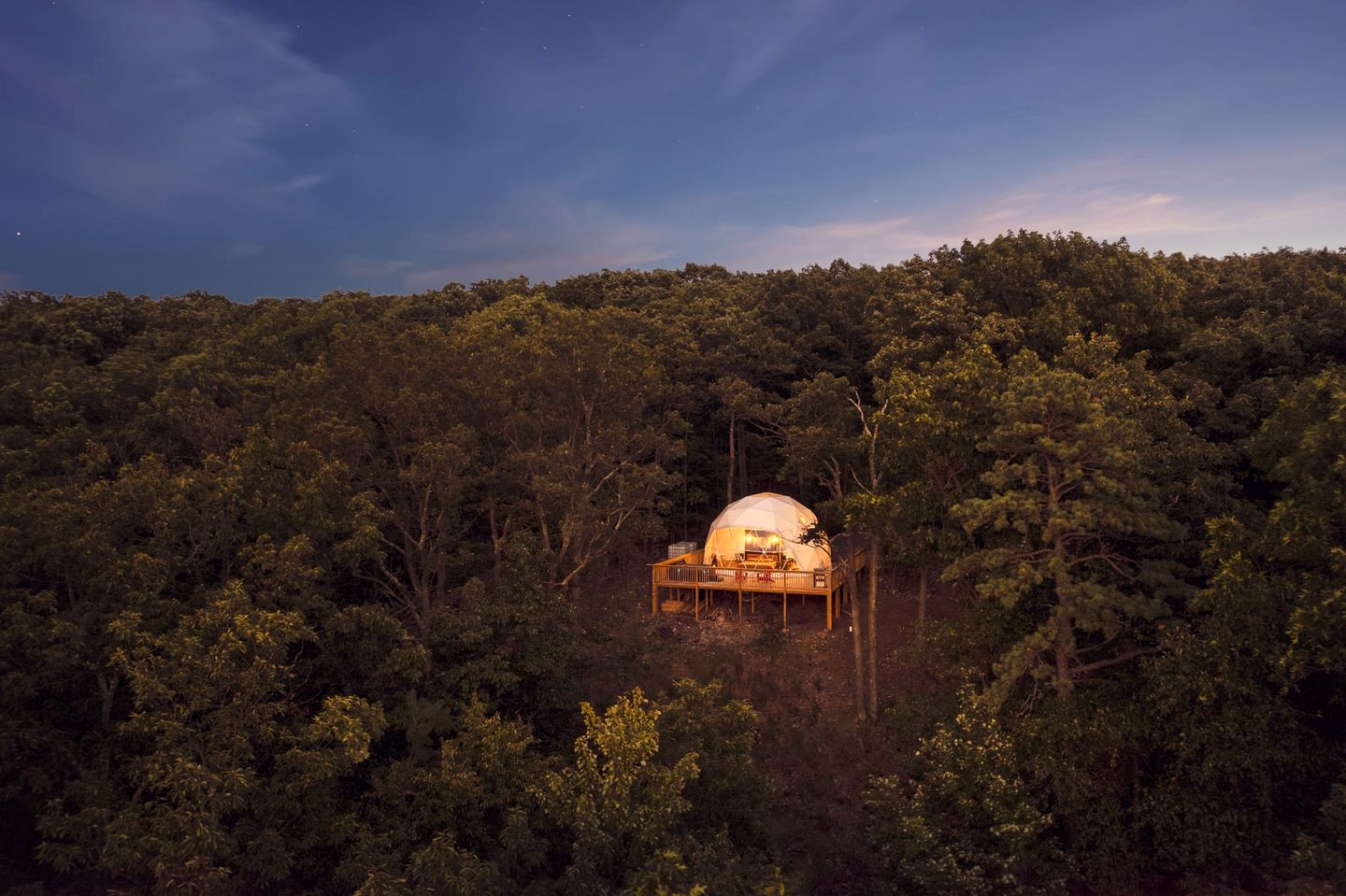 Stunning Dome with Barbecue and Hot-tub in Capon Bridge, West Virginia