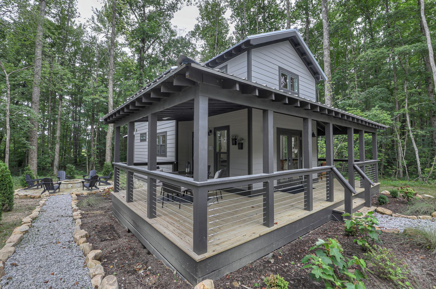 Cute Cottage Settled Between Trees in Monteagle, Tennessee