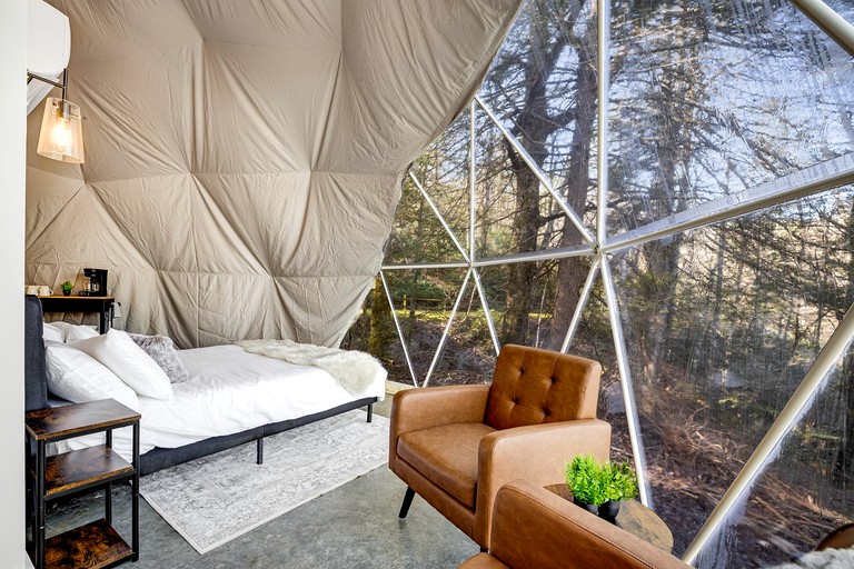 Domes (United States of America, Rosman, North Carolina)