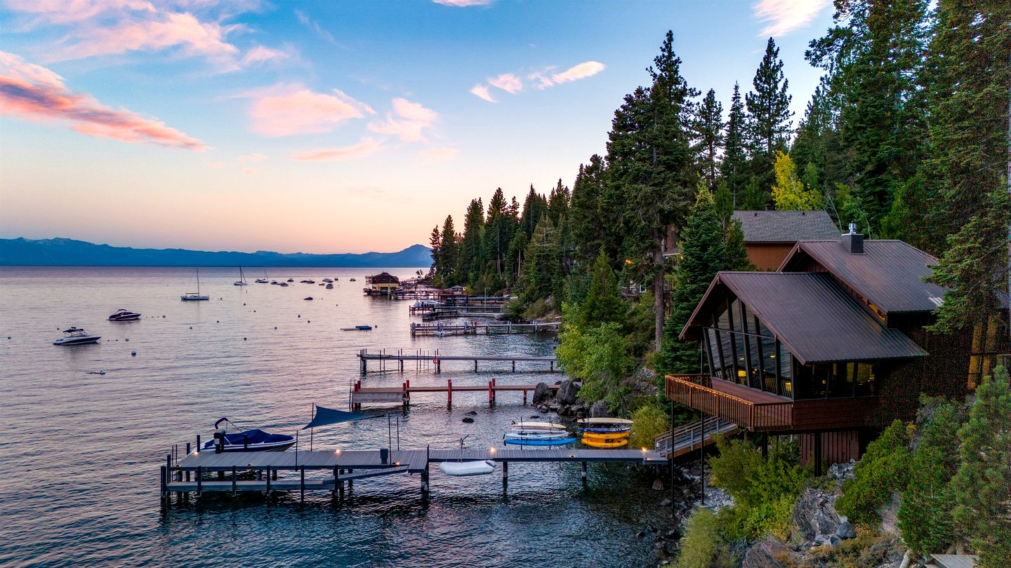 Cabins (United States of America, Carnelian Bay, California)