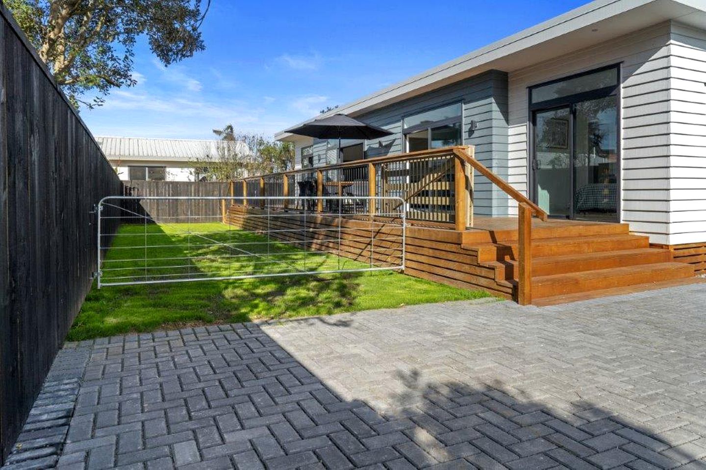 Luxury Glamping near Wahihi Beach for Amazing Family Vacations in New Zealand