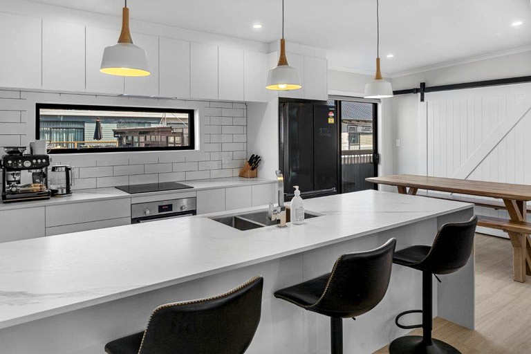 Vacation Rentals (New Zealand, Wahihi Beach, Bay of Plenty)
