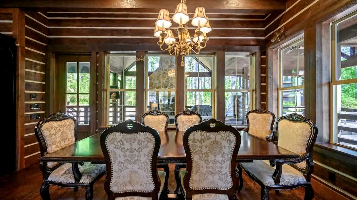 Luxury Harry Potter-Inspired Cabin with Hot Tub & Game Room in Broken Bow, Oklahoma