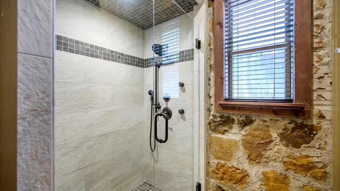 Luxury Harry Potter-Inspired Cabin with Hot Tub & Game Room in Broken Bow, Oklahoma