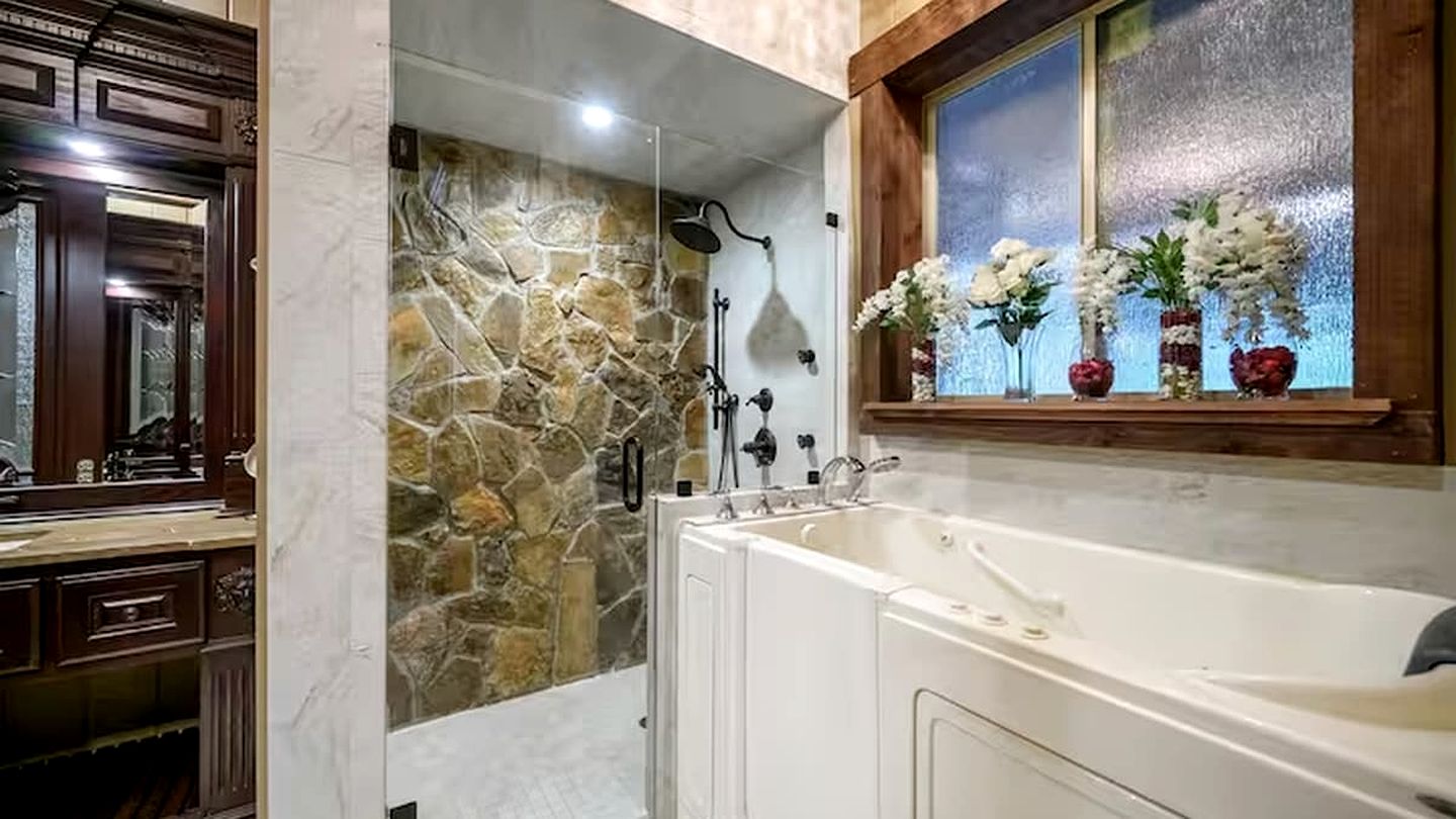 Luxury Harry Potter-Inspired Cabin with Hot Tub & Game Room in Broken Bow, Oklahoma