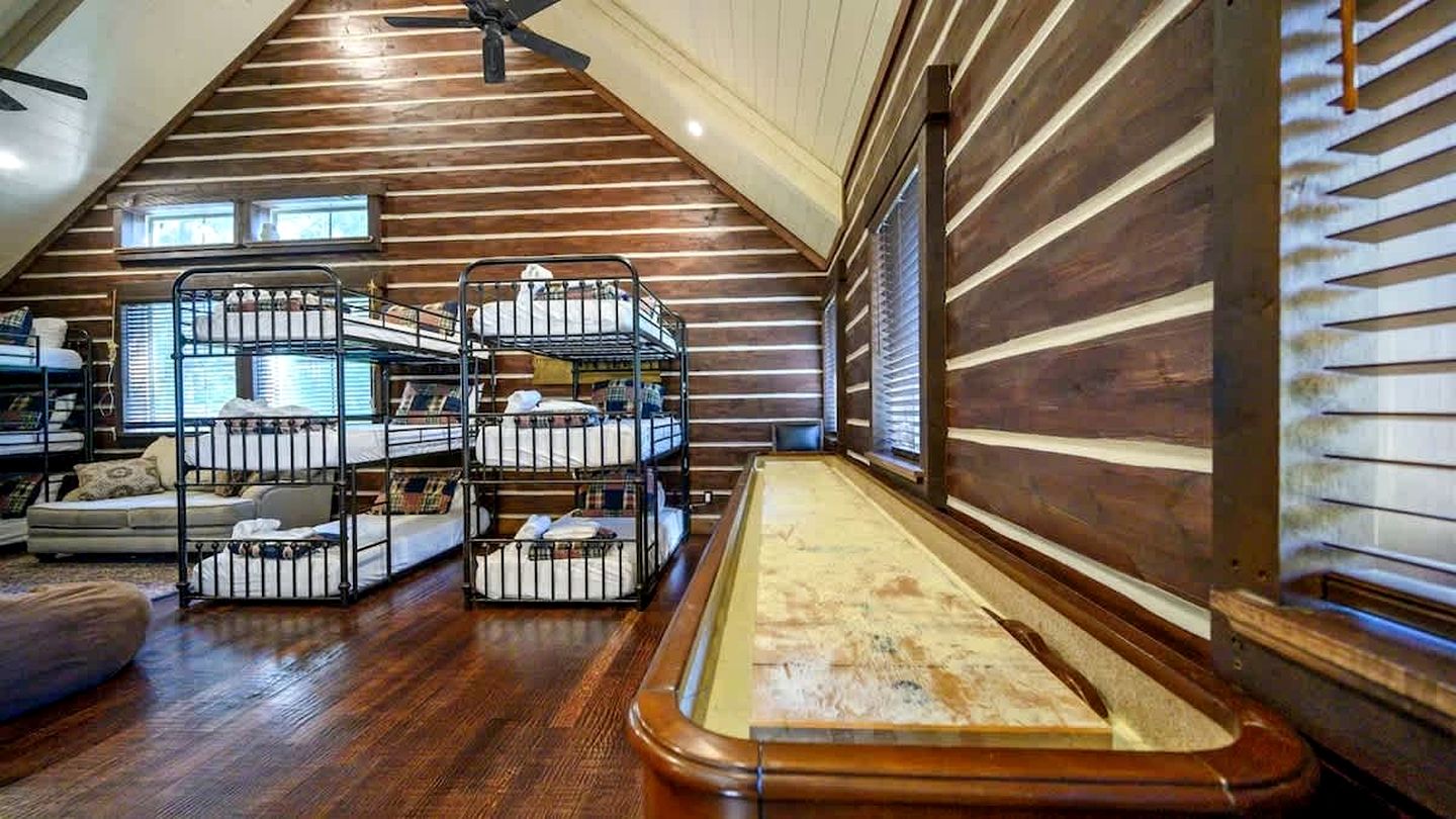Luxury Harry Potter-Inspired Cabin with Hot Tub & Game Room in Broken Bow, Oklahoma
