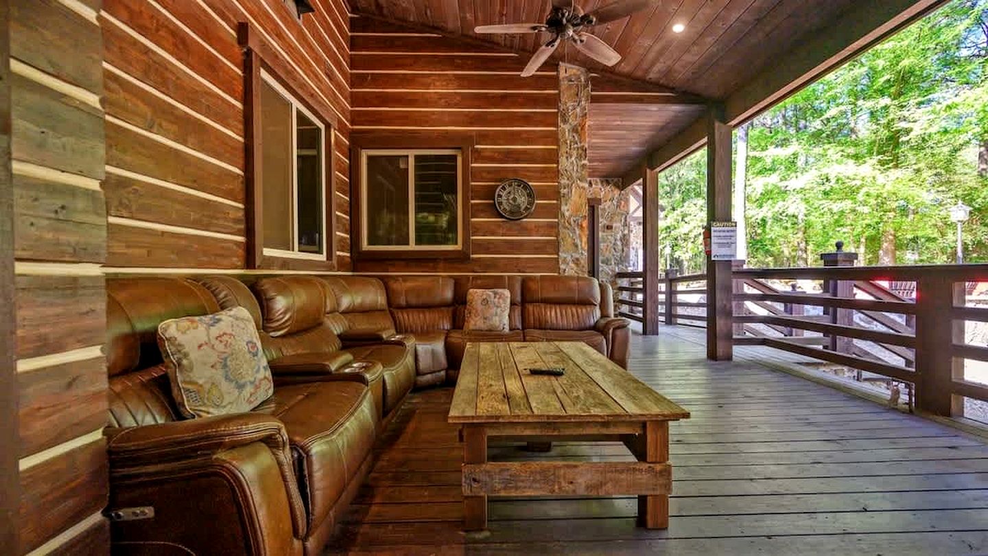 Luxury Harry Potter-Inspired Cabin with Hot Tub & Game Room in Broken Bow, Oklahoma