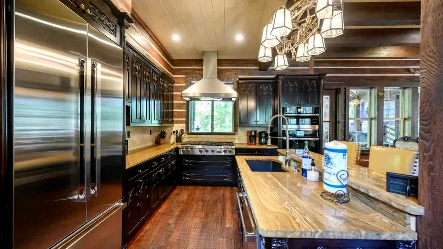 Luxury Harry Potter-Inspired Cabin with Hot Tub & Game Room in Broken Bow, Oklahoma