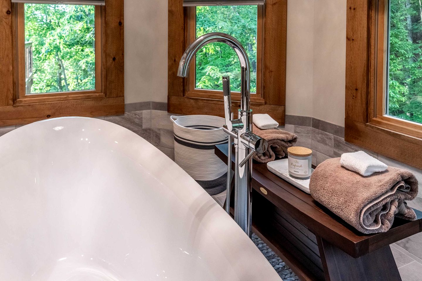 Luxury Lakeview Cabin with Theatre & Game Room near Fontana Lake, Bryson City NC