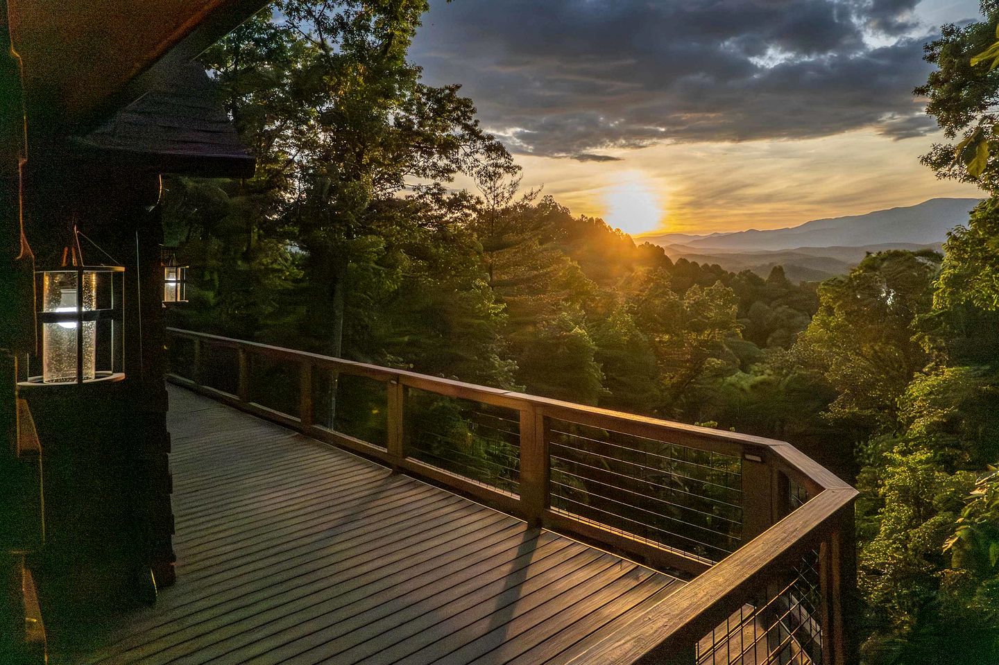 Luxury Lakeview Cabin with Theatre & Game Room near Fontana Lake, Bryson City NC