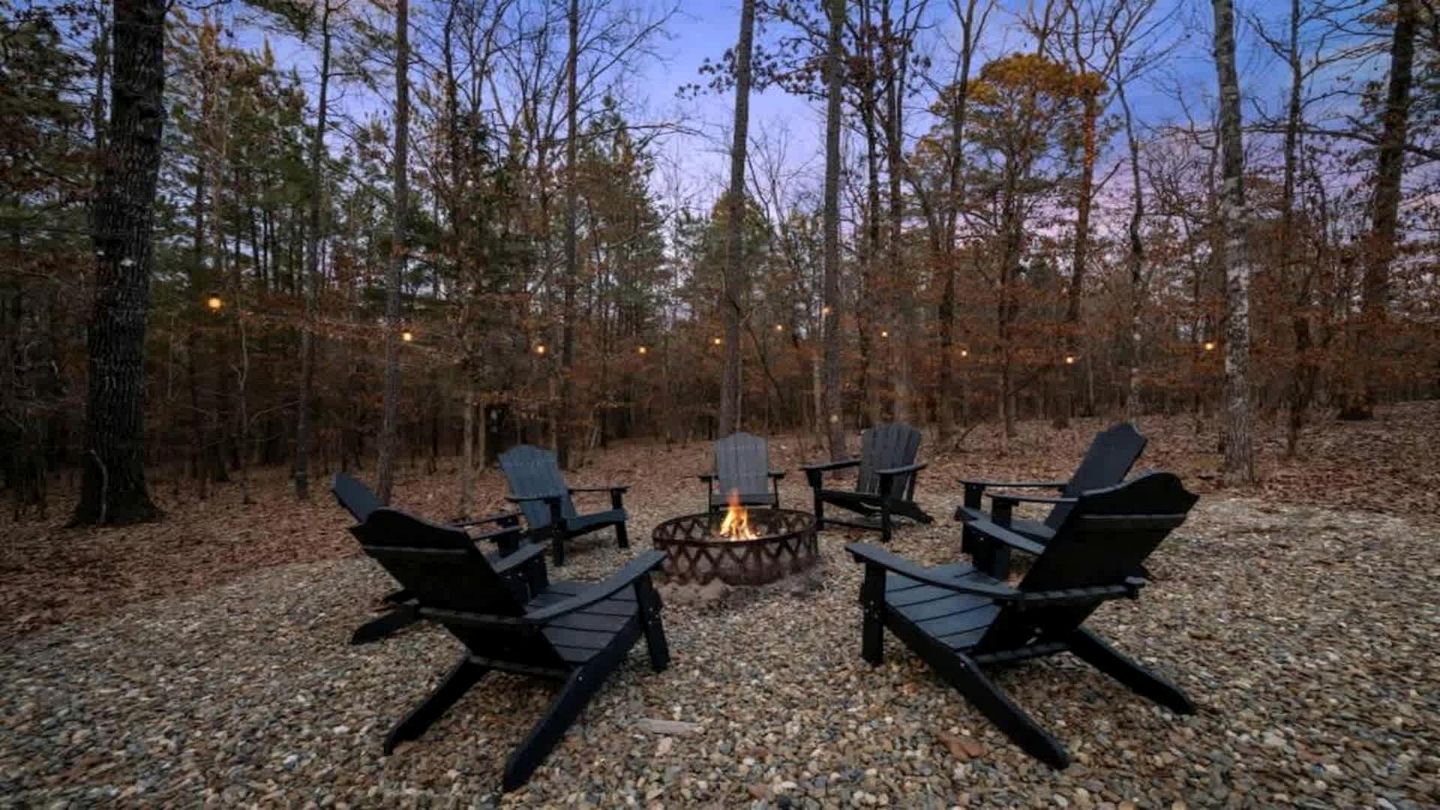 Luxury Cabin Retreat with Hot Tub, Fire Pit & Game Deck in Broken Bow, Oklahoma