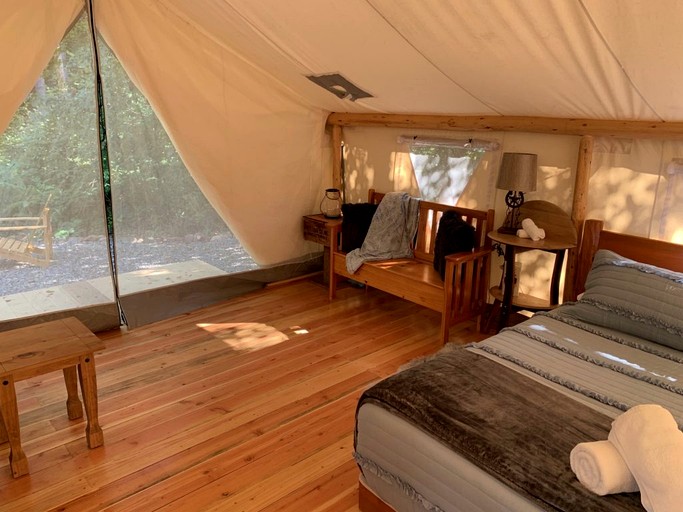 Tented Cabins (United States of America, Idleyld Park, Oregon)