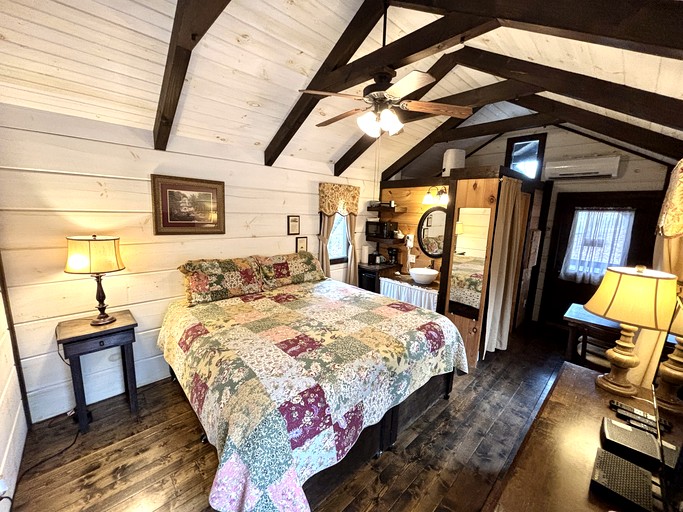 Tiny Houses (United States of America, Sevierville, Tennessee)