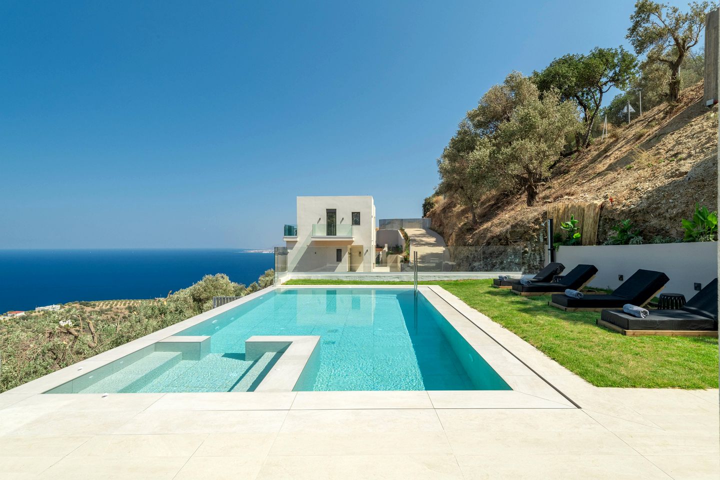 Modern 4-Bedroom Villa with Private Pool & Sea Views in Rodia, Crete