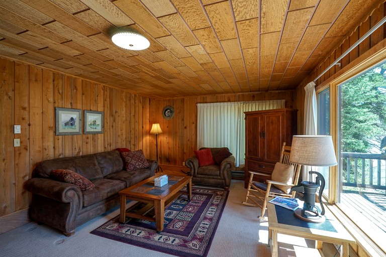 Cabins (United States of America, Cameron, Montana)