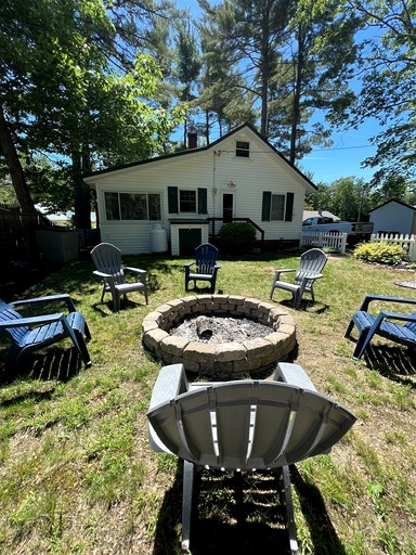 Cabins (United States of America, Sebago, Maine)