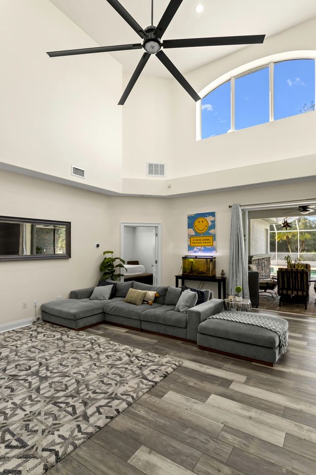 Modern Spacious Getaway: Heated Pool, Movie Room, Huge Yard & Event-Friendly in New Port Richey, Florida